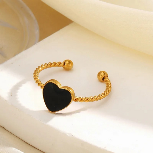 Black Heart Twist Ring